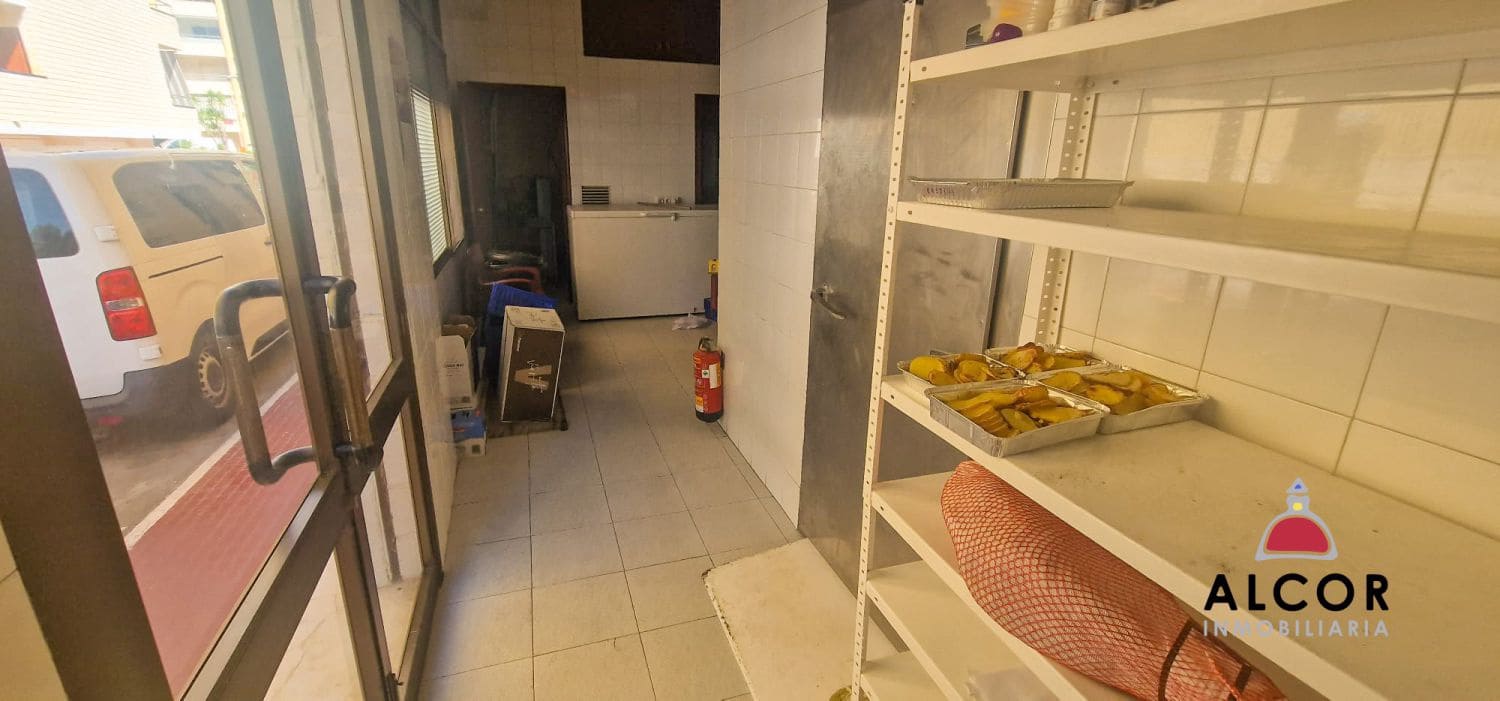 Commercial for sale in Peniscola - € 450,000 (Ref: 9891840)