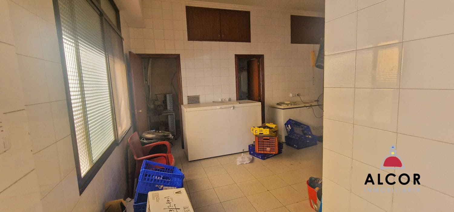 Commercial for sale in Peniscola - € 450,000 (Ref: 9891840)