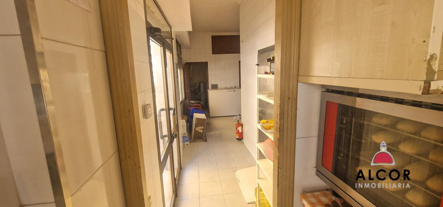 Commercial for sale in Peniscola - € 450,000 (Ref: 9891840)