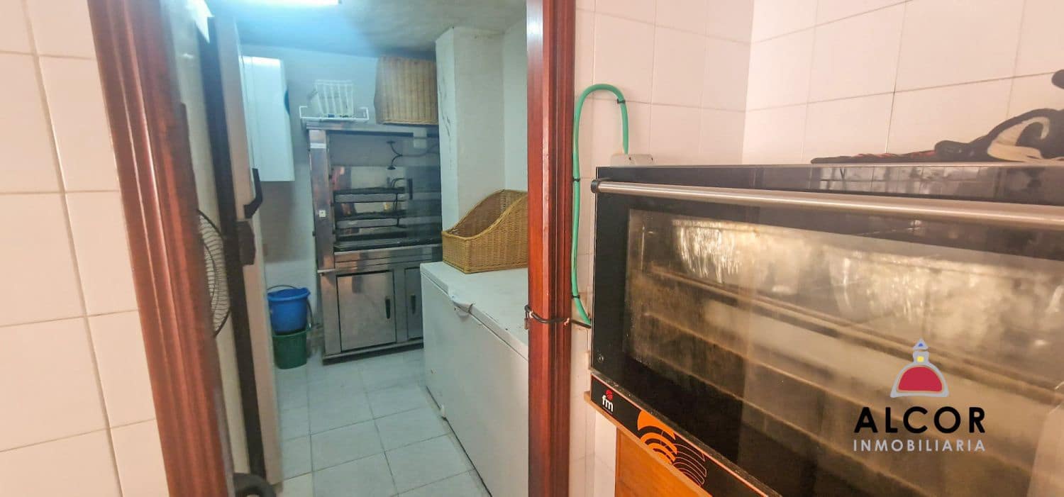 Commercial for sale in Peniscola - € 450,000 (Ref: 9891840)