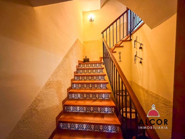 6 bedroom Townhouse for sale in Càlig - € 200,000 (Ref: 9900378)