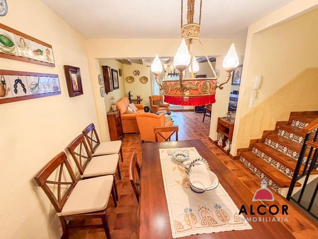 6 bedroom Townhouse for sale in Càlig - € 200,000 (Ref: 9900378)