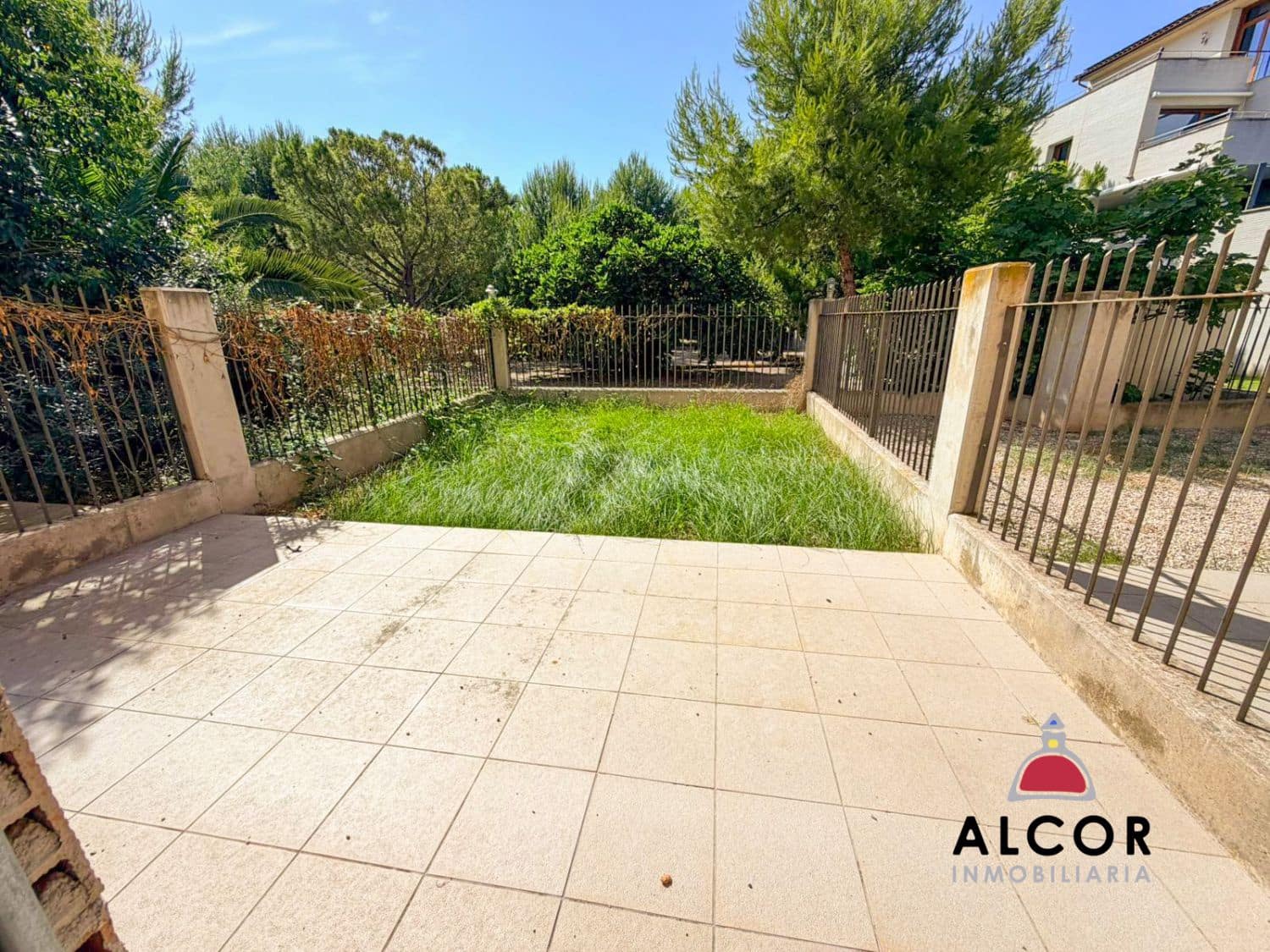 Commercial for sale in Benicarlo - € 125,000 (Ref: 9939513)