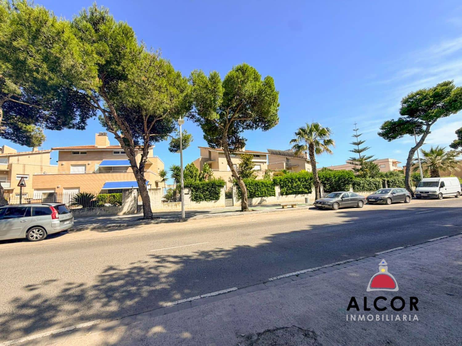 Commercial for sale in Benicarlo - € 125,000 (Ref: 9939513)
