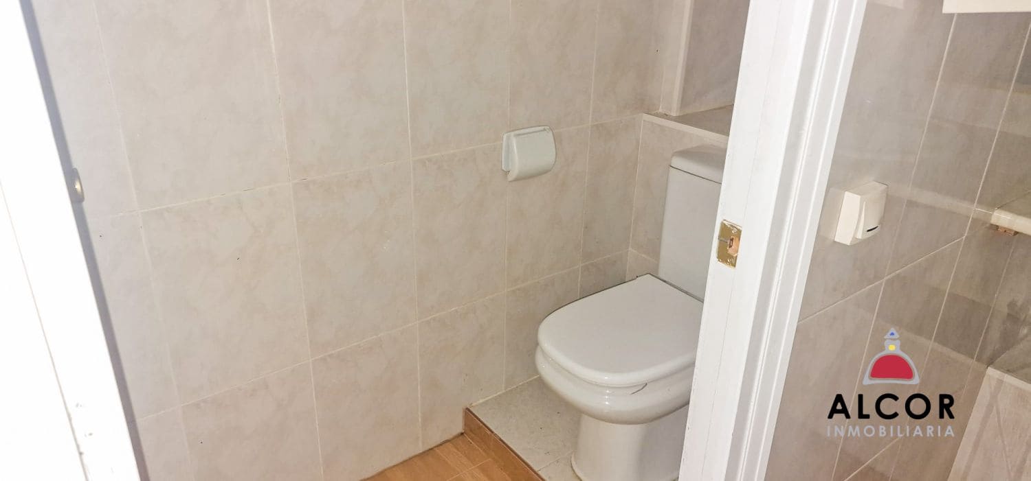 2 bedroom Commercial for sale in Benicarlo - € 45,800 (Ref: 9939514)