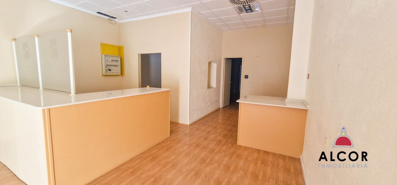 2 bedroom Commercial for sale in Benicarlo - € 45,800 (Ref: 9939514)