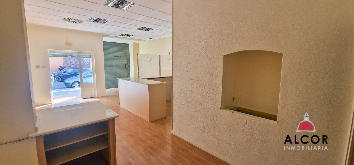 2 bedroom Commercial for sale in Benicarlo - € 45,800 (Ref: 9939514)