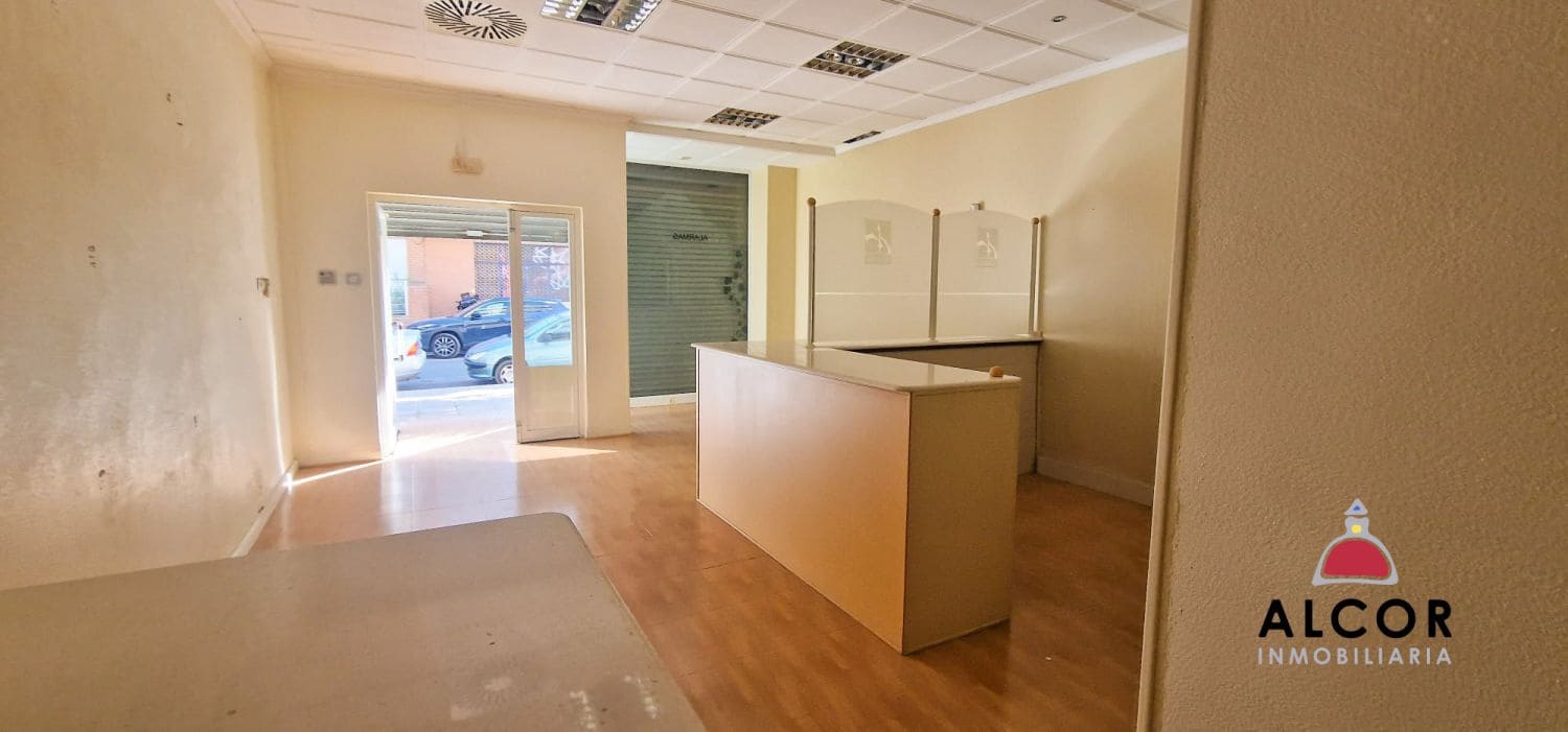 2 bedroom Commercial for sale in Benicarlo - € 45,800 (Ref: 9939514)