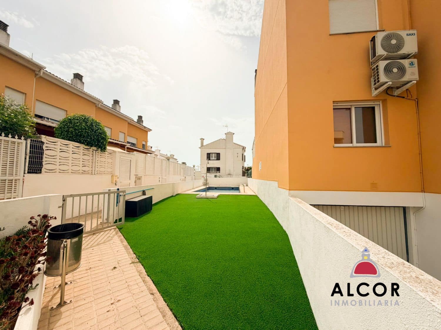 Adosado de 4 habitaciones en Benicarló en venta con garaje - 320.000 € (Ref: 9979543)