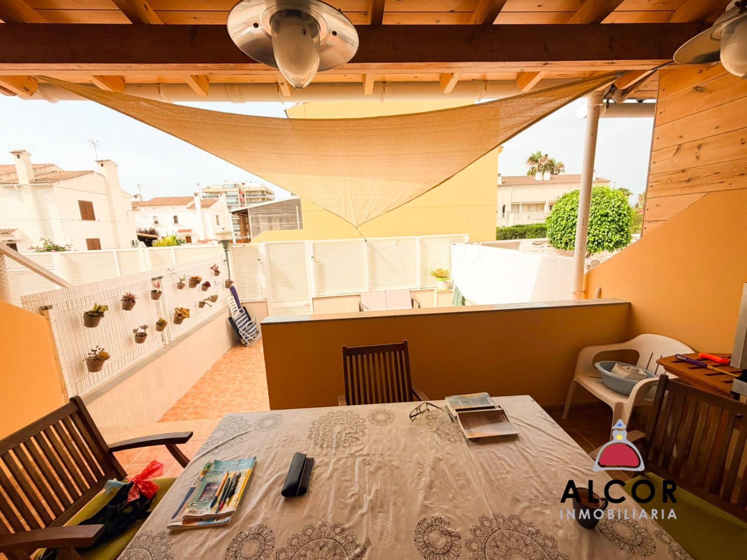 Adosado de 4 habitaciones en Benicarló en venta con garaje - 320.000 € (Ref: 9979543)
