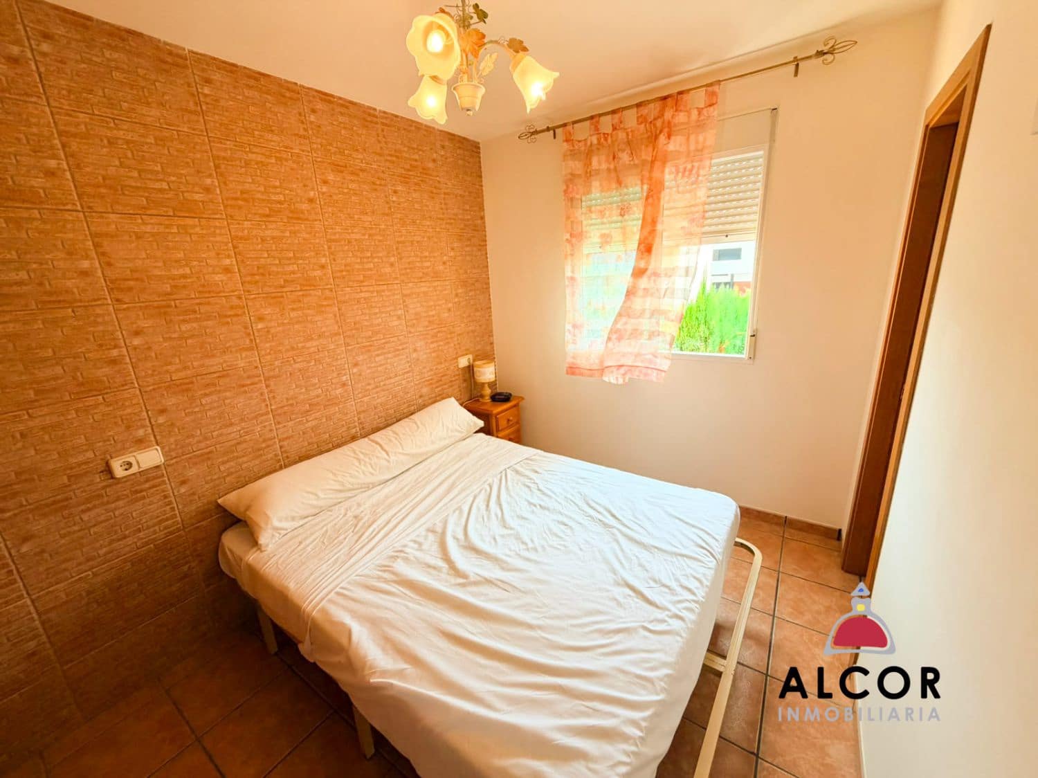 Adosado de 4 habitaciones en Benicarló en venta con garaje - 320.000 € (Ref: 9979543)