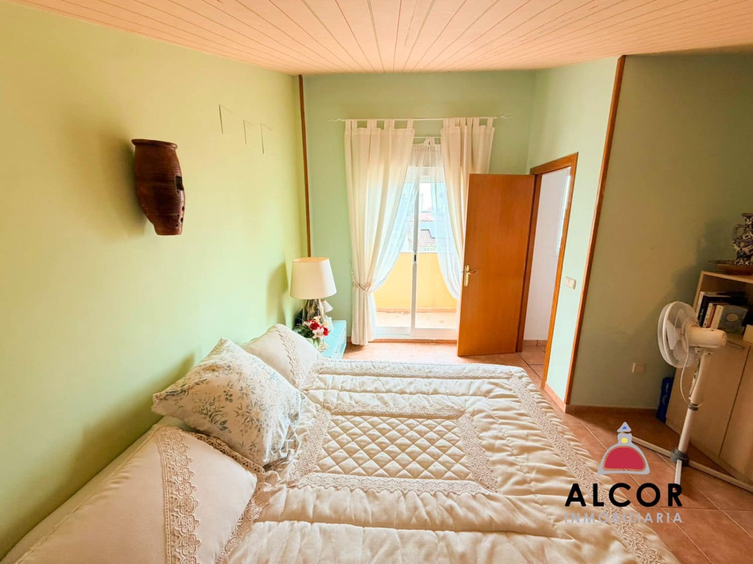 Adosado de 4 habitaciones en Benicarló en venta con garaje - 320.000 € (Ref: 9979543)
