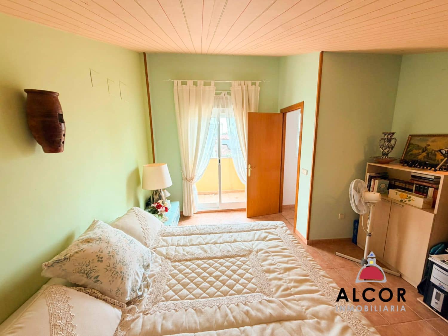 Adosado de 4 habitaciones en Benicarló en venta con garaje - 320.000 € (Ref: 9979543)