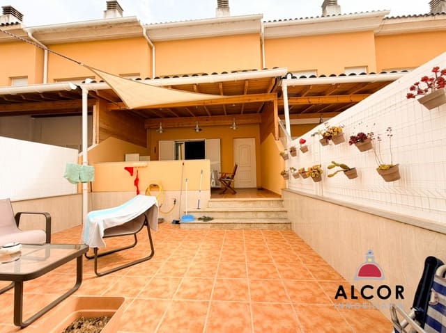 Adosado de 4 habitaciones en Benicarló en venta con garaje - 320.000 € (Ref: 9979543)