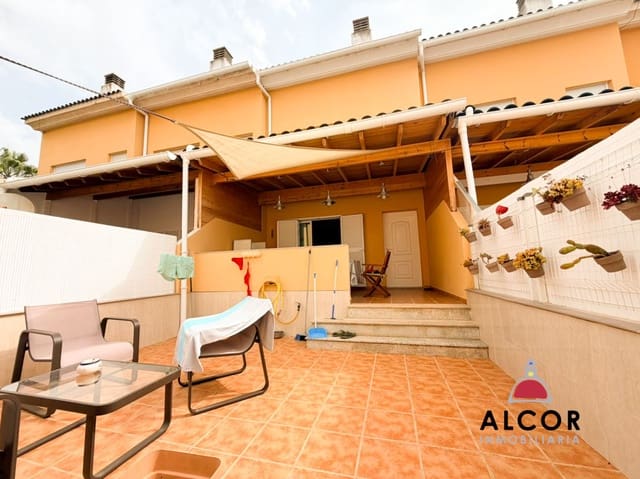 Adosado de 4 habitaciones en Benicarló en venta con garaje - 320.000 € (Ref: 9979543)