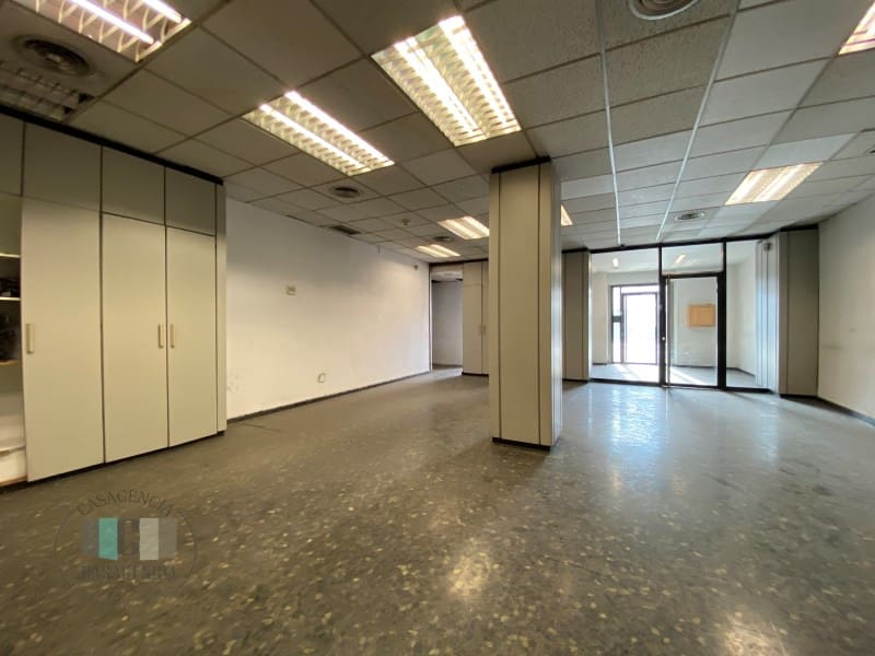 Commercial for rent in Castello de la Plana - € 950 (Ref: 8770641)