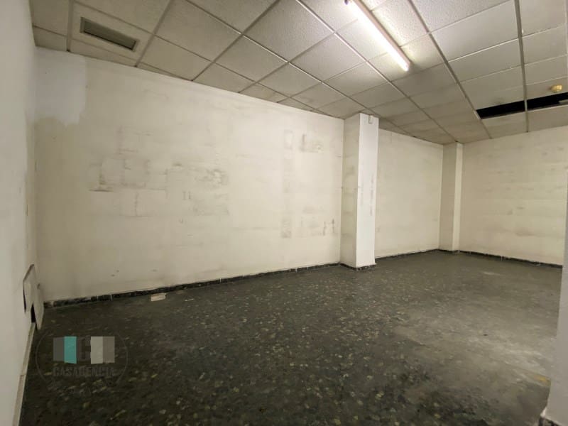 Commercial for rent in Castello de la Plana - € 950 (Ref: 8770641)