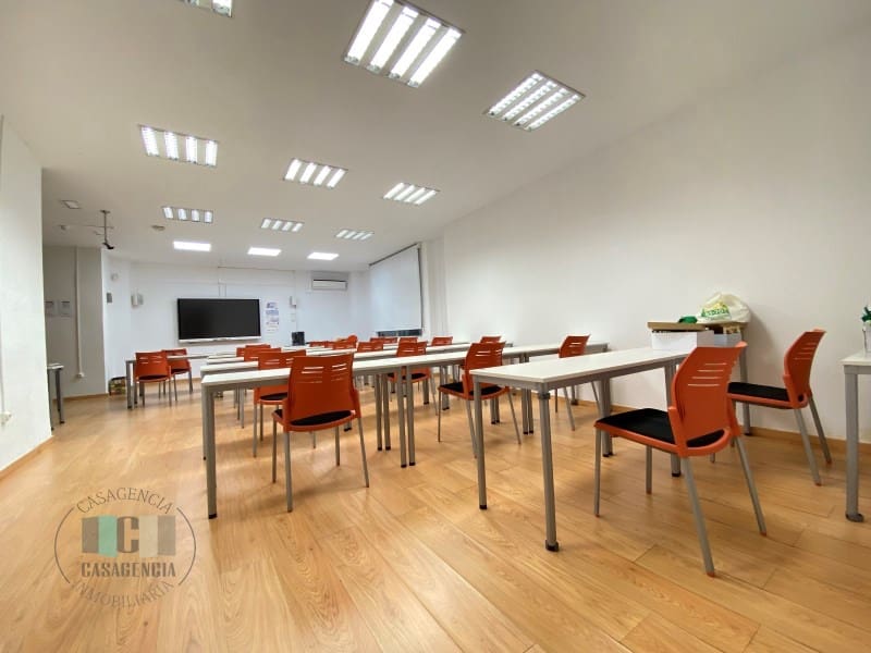 Kommersiell till salu i Castello de la Plana - 680 000 € (Ref: 9434668)