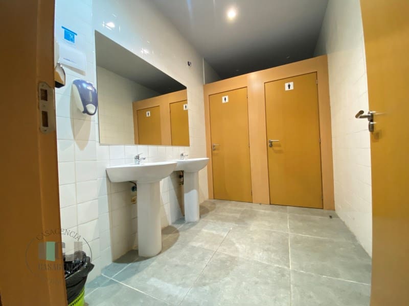 Kommersiell till salu i Castello de la Plana - 680 000 € (Ref: 9434668)