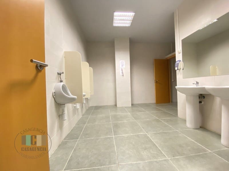 Kommersiell till salu i Castello de la Plana - 680 000 € (Ref: 9434668)