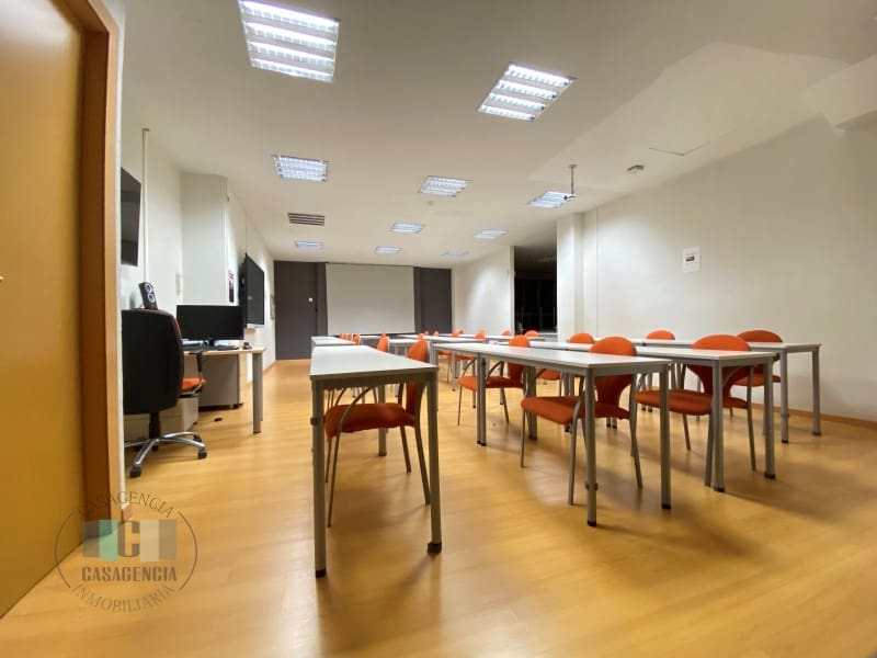 Kommersiell till salu i Castello de la Plana - 680 000 € (Ref: 9434668)