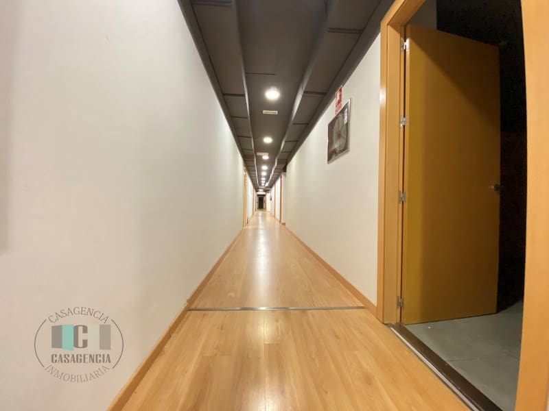 Kommersiell till salu i Castello de la Plana - 680 000 € (Ref: 9434668)