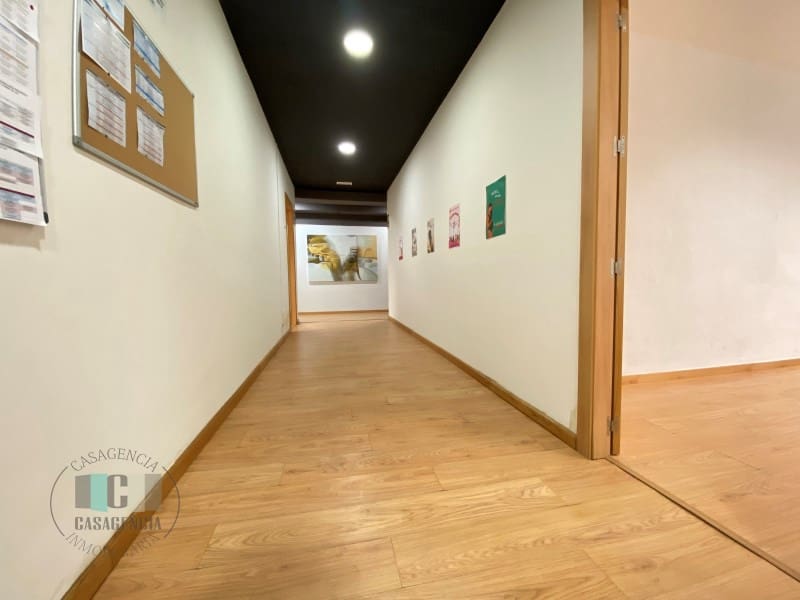 Kommersiell till salu i Castello de la Plana - 680 000 € (Ref: 9434668)