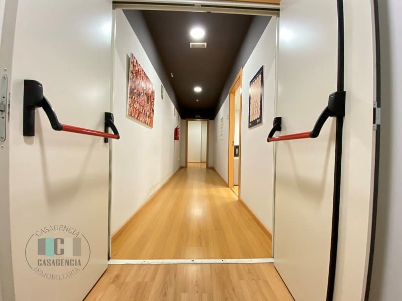 Kommersiell till salu i Castello de la Plana - 680 000 € (Ref: 9434668)