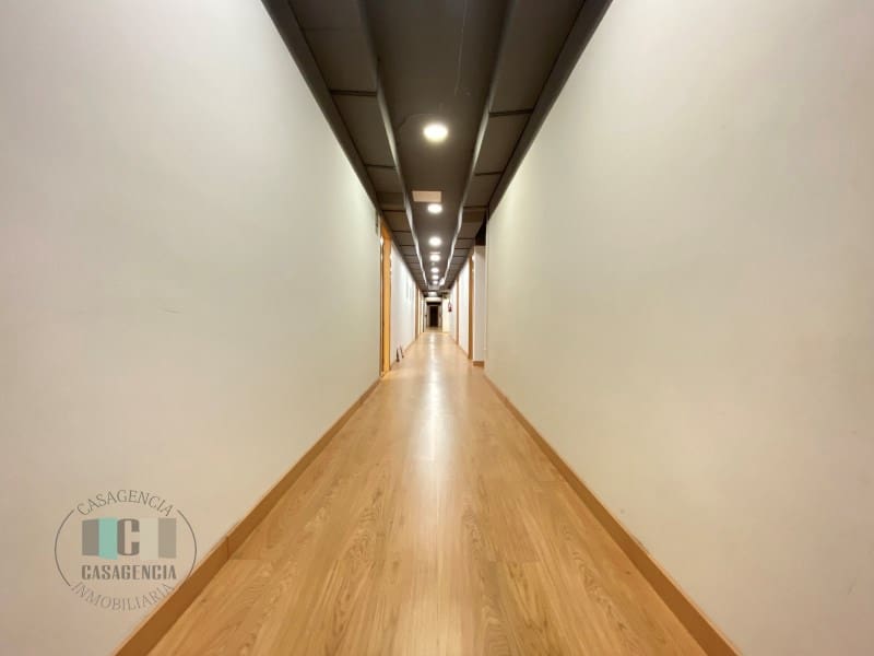 Kommersiell till salu i Castello de la Plana - 680 000 € (Ref: 9434668)