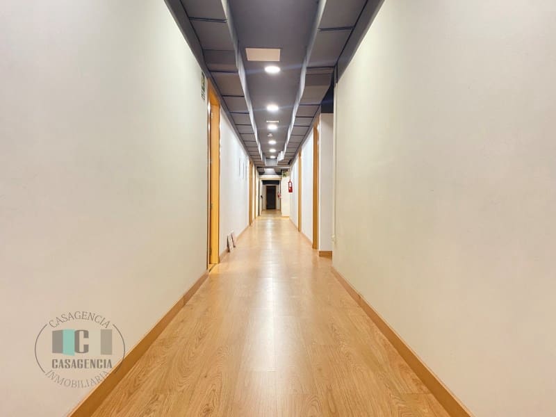 Kommersiell till salu i Castello de la Plana - 680 000 € (Ref: 9434668)