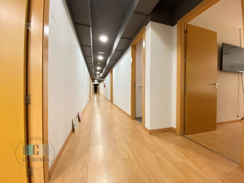 Kommersiell till salu i Castello de la Plana - 680 000 € (Ref: 9434668)