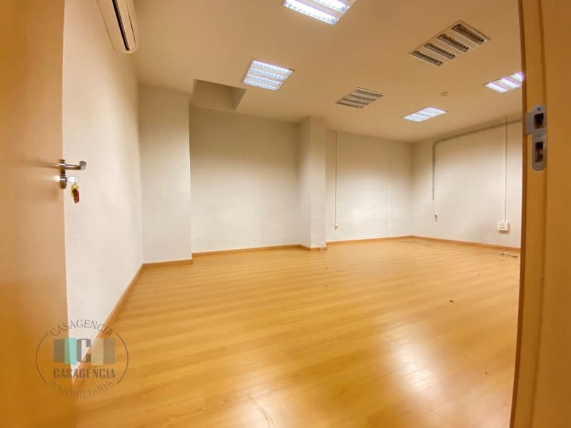 Kommersiell till salu i Castello de la Plana - 680 000 € (Ref: 9434668)