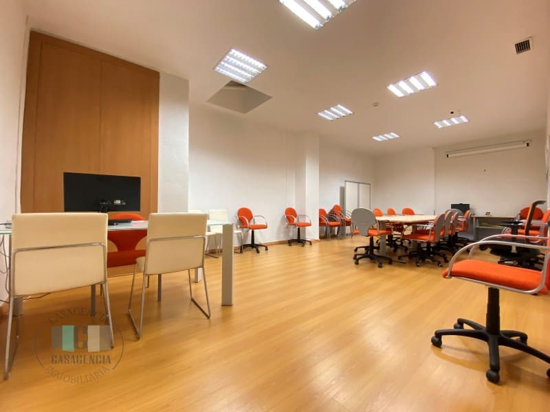 Kommersiell till salu i Castello de la Plana - 680 000 € (Ref: 9434668)