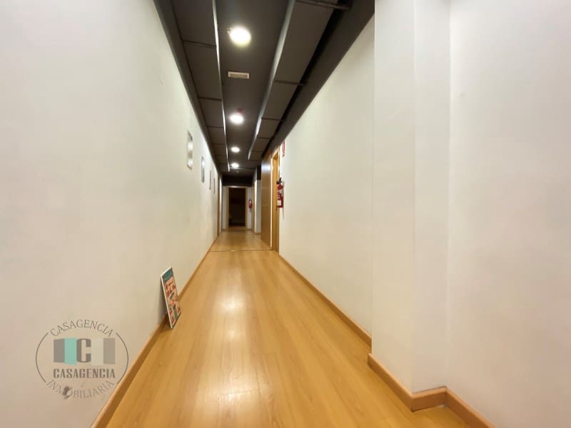 Kommersiell till salu i Castello de la Plana - 680 000 € (Ref: 9434668)