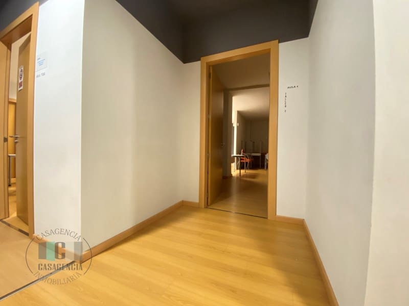 Kommersiell till salu i Castello de la Plana - 680 000 € (Ref: 9434668)