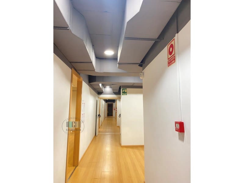 Kommersiell till salu i Castello de la Plana - 680 000 € (Ref: 9434668)