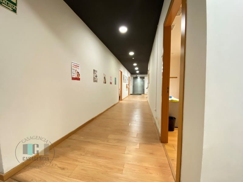 Kommersiell till salu i Castello de la Plana - 680 000 € (Ref: 9434668)