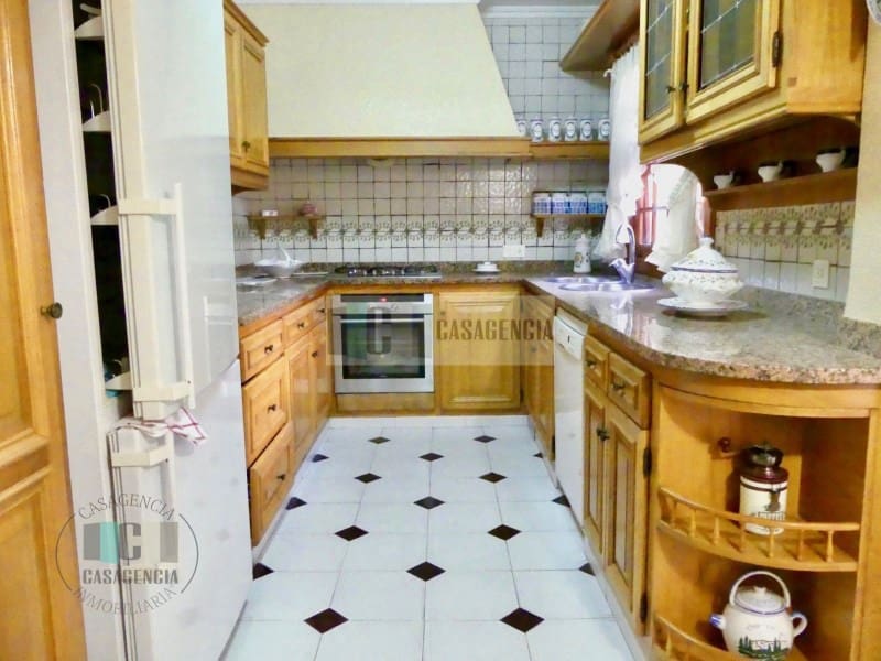 4 camera da letto Villa in vendita in Castello de la Plana con garage - 550.000 € (Rif: 9434669)