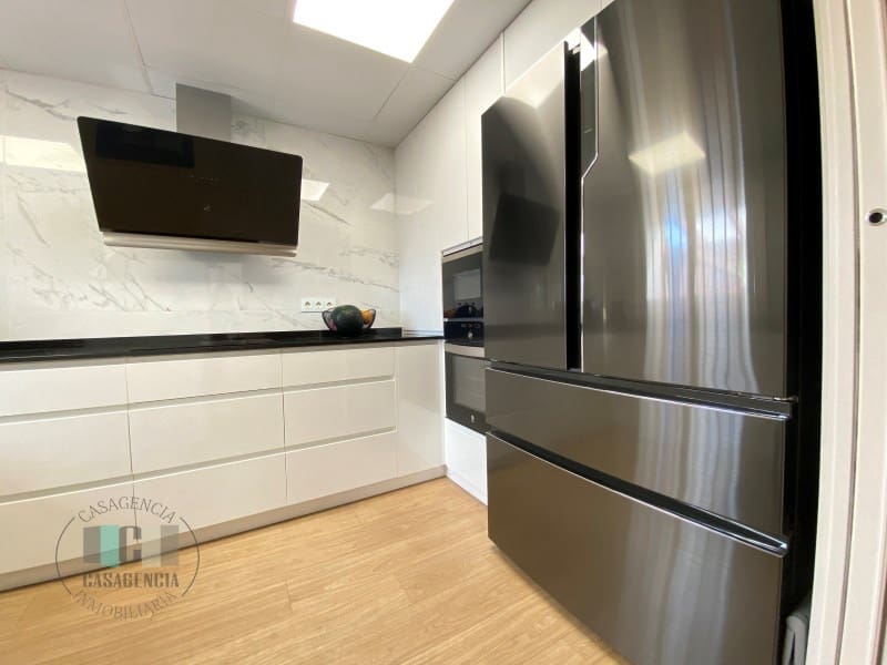 3 chambre Maison de Ville à vendre à Castello de la Plana avec garage - 368 000 € (Ref: 9434671)