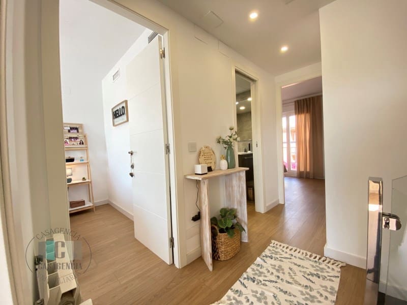 3 chambre Maison de Ville à vendre à Castello de la Plana avec garage - 368 000 € (Ref: 9434671)