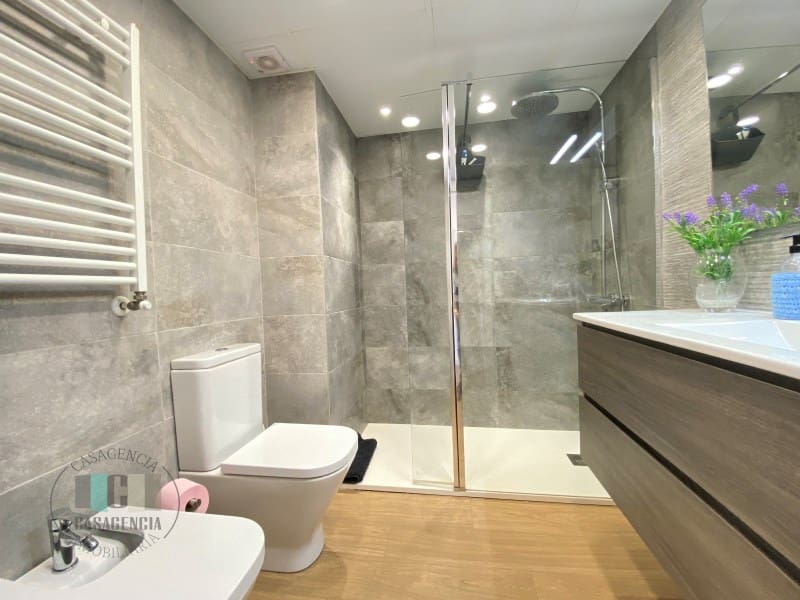 3 chambre Maison de Ville à vendre à Castello de la Plana avec garage - 368 000 € (Ref: 9434671)