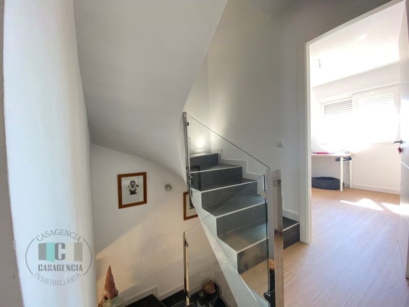 3 chambre Maison de Ville à vendre à Castello de la Plana avec garage - 368 000 € (Ref: 9434671)