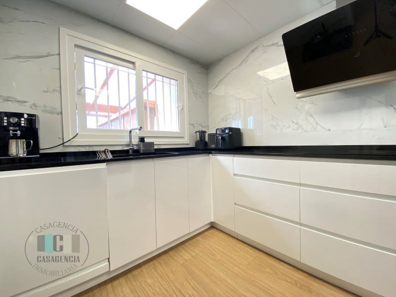 3 chambre Maison de Ville à vendre à Castello de la Plana avec garage - 368 000 € (Ref: 9434671)