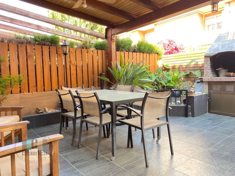 3 chambre Maison de Ville à vendre à Castello de la Plana avec garage - 368 000 € (Ref: 9434671)