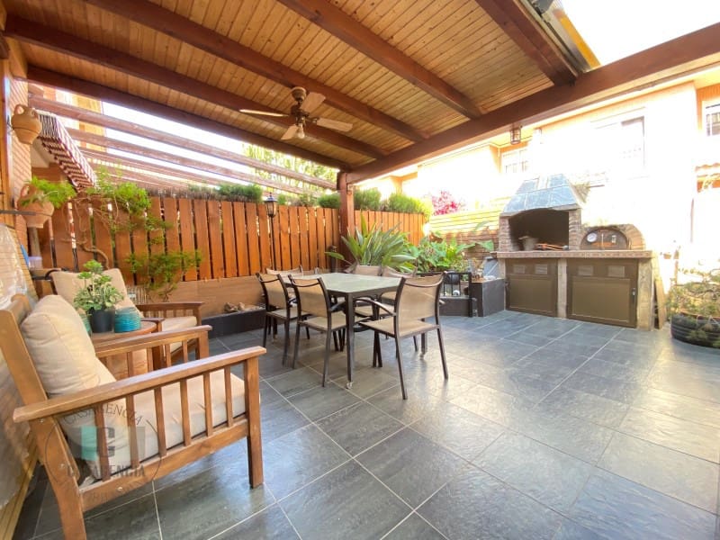 3 chambre Maison de Ville à vendre à Castello de la Plana avec garage - 368 000 € (Ref: 9434671)