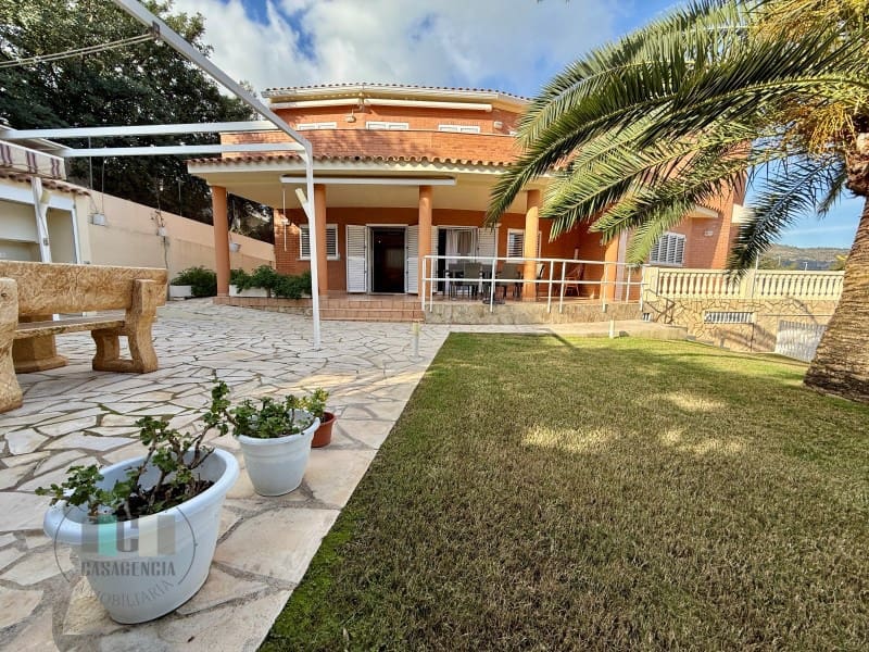 4 bedroom Villa for sale in Oropesa  with pool garage - € 590,000 (Ref: 9434678)