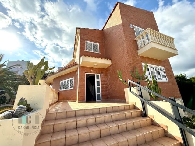 4 bedroom Villa for sale in Oropesa  with pool garage - € 590,000 (Ref: 9434678)