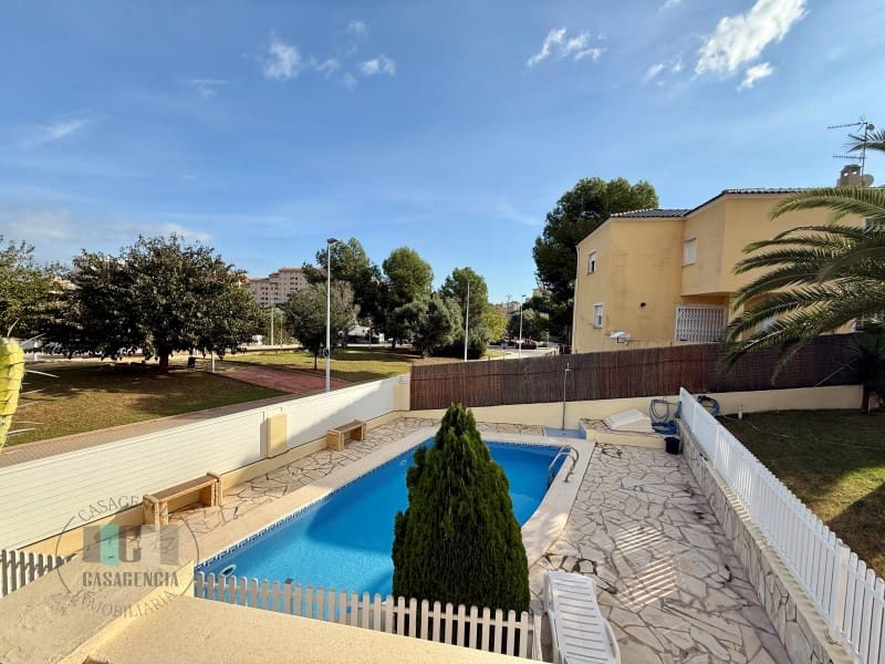 4 bedroom Villa for sale in Oropesa  with pool garage - € 590,000 (Ref: 9434678)