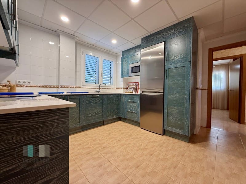 4 bedroom Villa for sale in Oropesa  with pool garage - € 590,000 (Ref: 9434678)