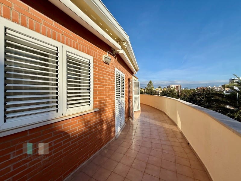 4 bedroom Villa for sale in Oropesa  with pool garage - € 590,000 (Ref: 9434678)